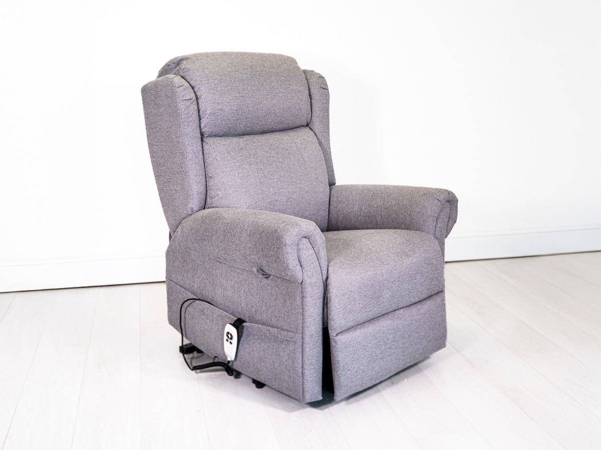 rn-image_picker_lib_temp_860bfdaa-f8f9-4be5-8462-e2d1aeb69b8e Carlton Electric Reclining Chair - Image 1